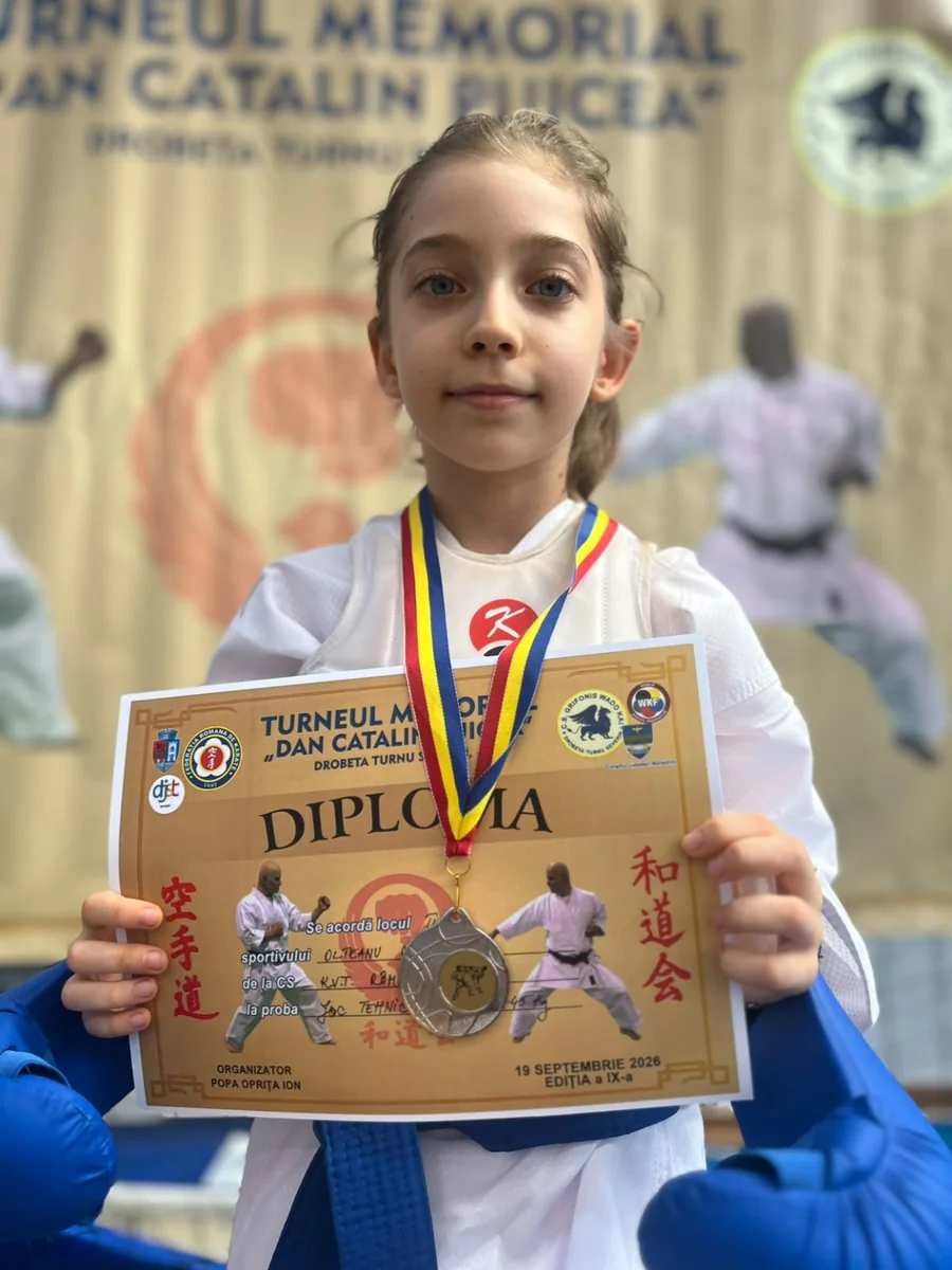 Copil practicând karate la clubul KVT